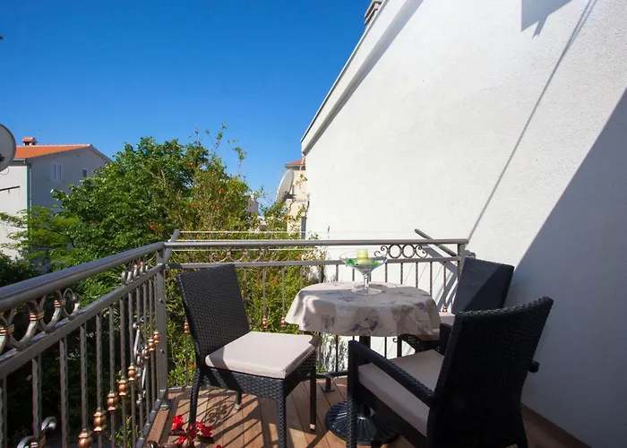 In Bidol Mit Eigenem Balkon By Interhome Apartman Makarska